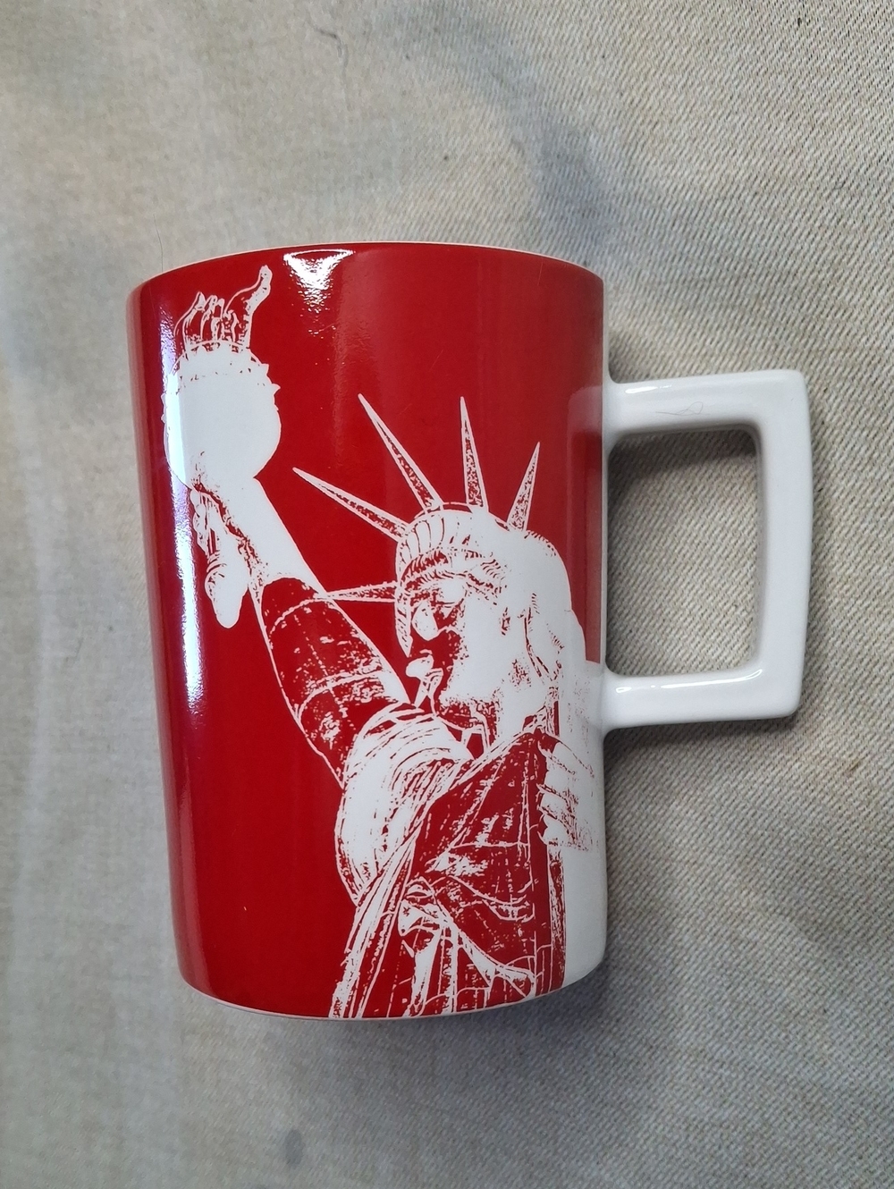 Red Statue of Liberty Ceramic Mug with White Handle